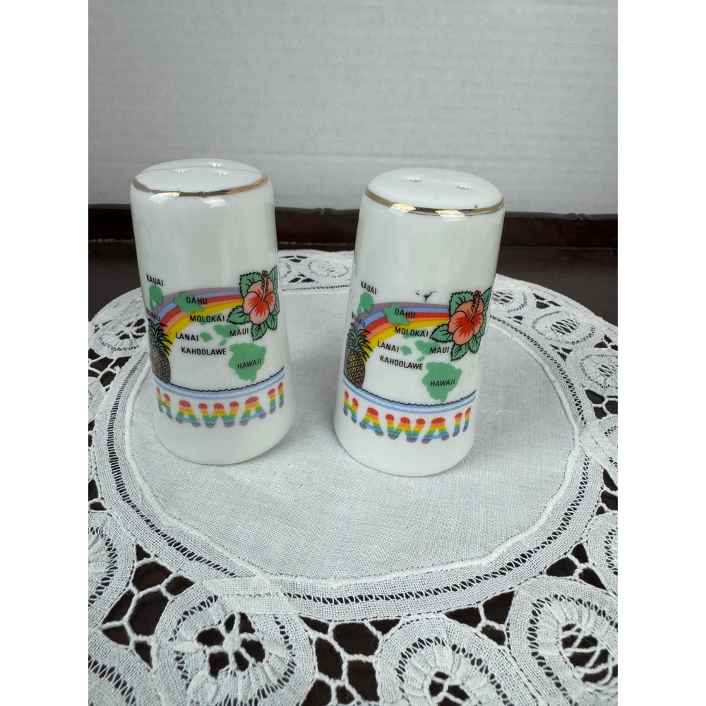 Vintage Hawaii‎ Souvenir Salt and Pepper Shakers Ceramic Rainbow Tropical Map